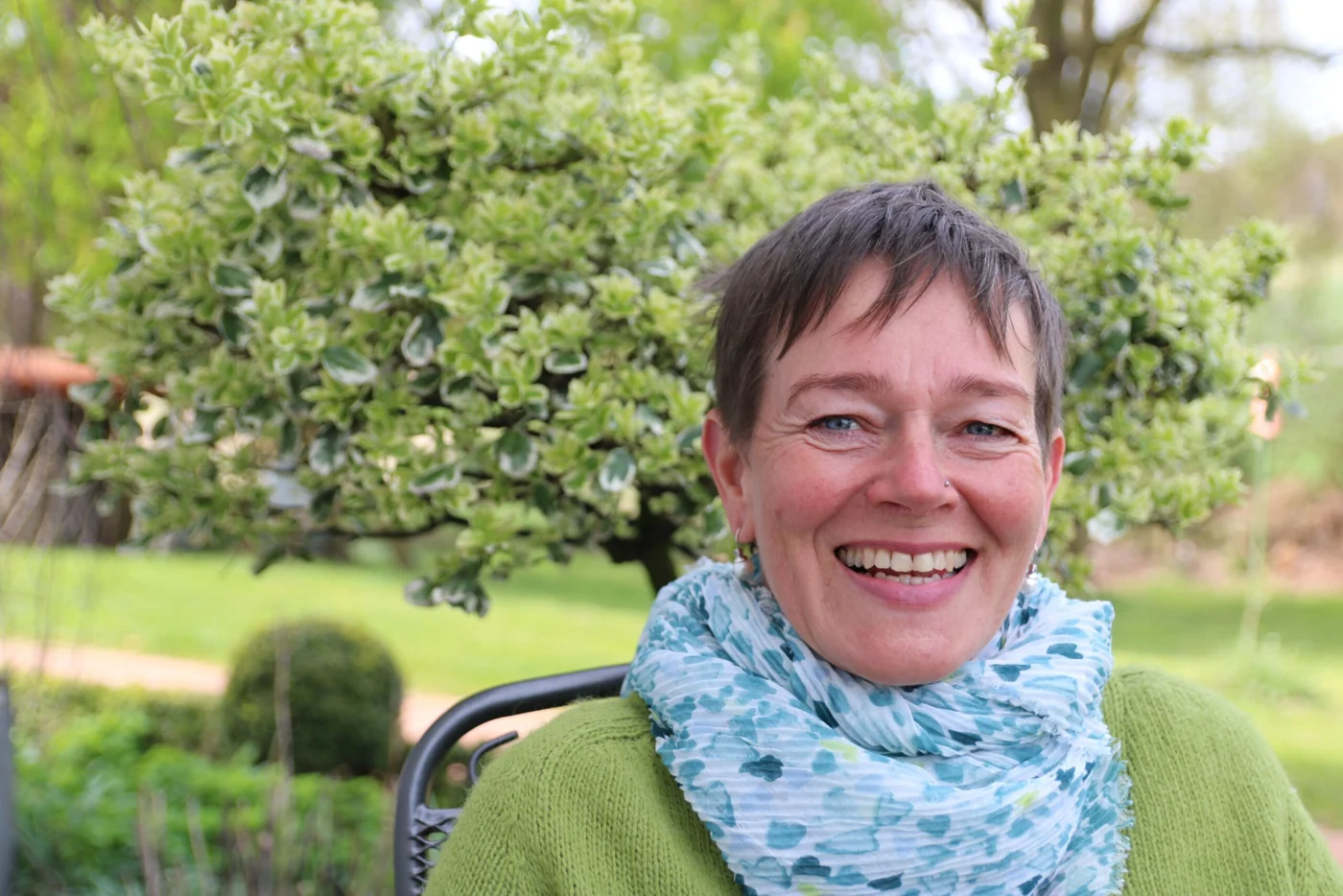 Friederike Säuberlich im Garten